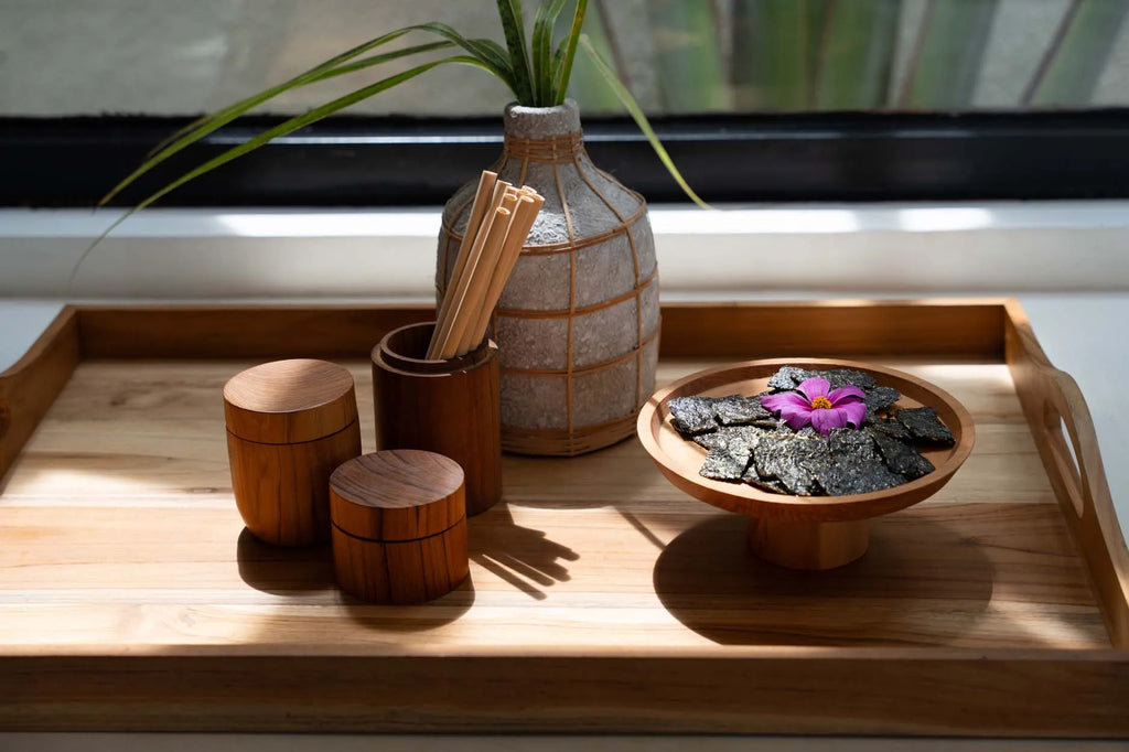 The Teak Root Cake Dish - S