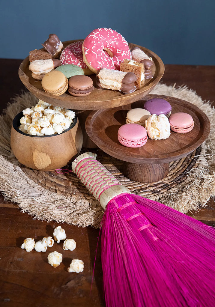 The Teak Root Cake Dish - S