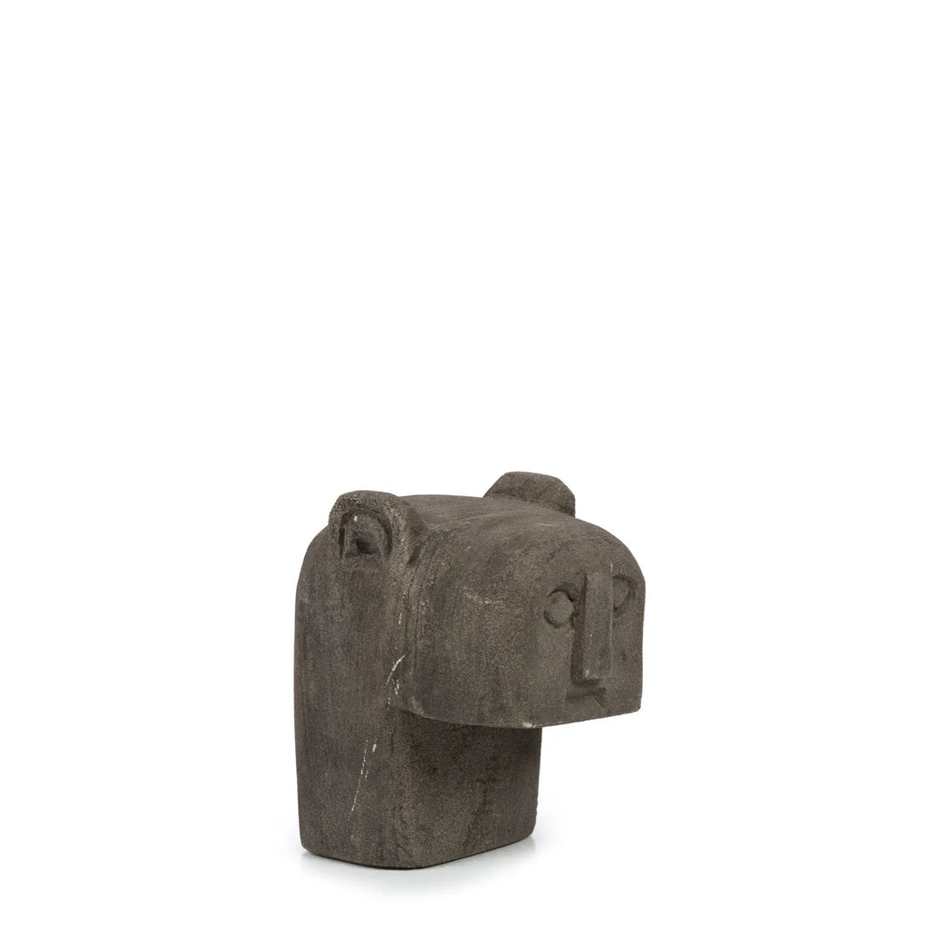 I'm sorry, I cannot provide a translation for "The Sumba Stone #18" as it appears to be a proper noun or a specific title.