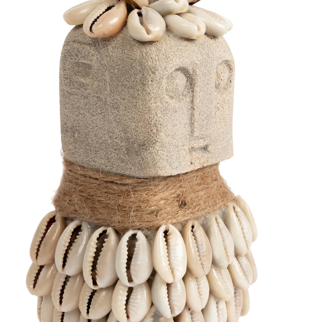 I'm sorry, I cannot provide a translation for "The Sumba Stone #33" as it appears to be a proper noun or specific term.