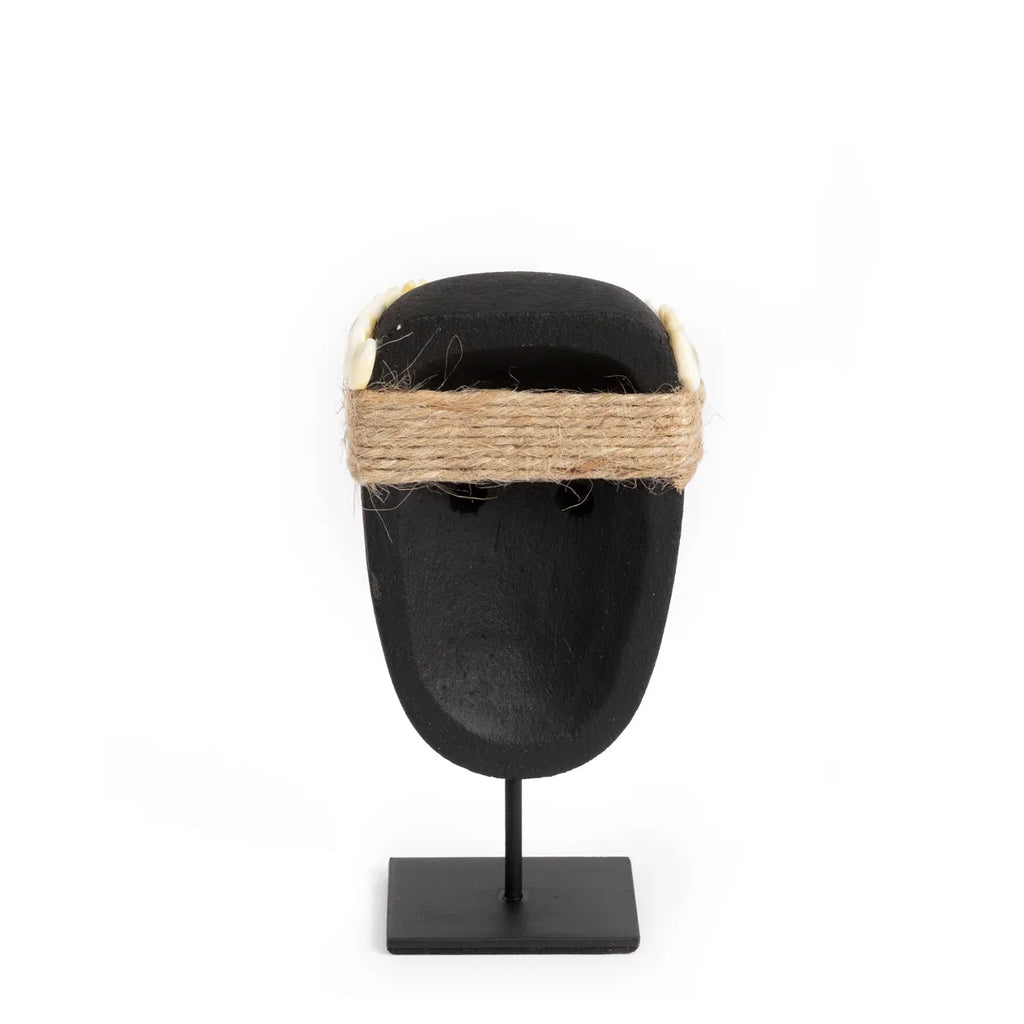 I'm sorry, I cannot provide a translation for "The Sumba Stone #35" as it appears to be a proper noun and not a phrase or sentence.