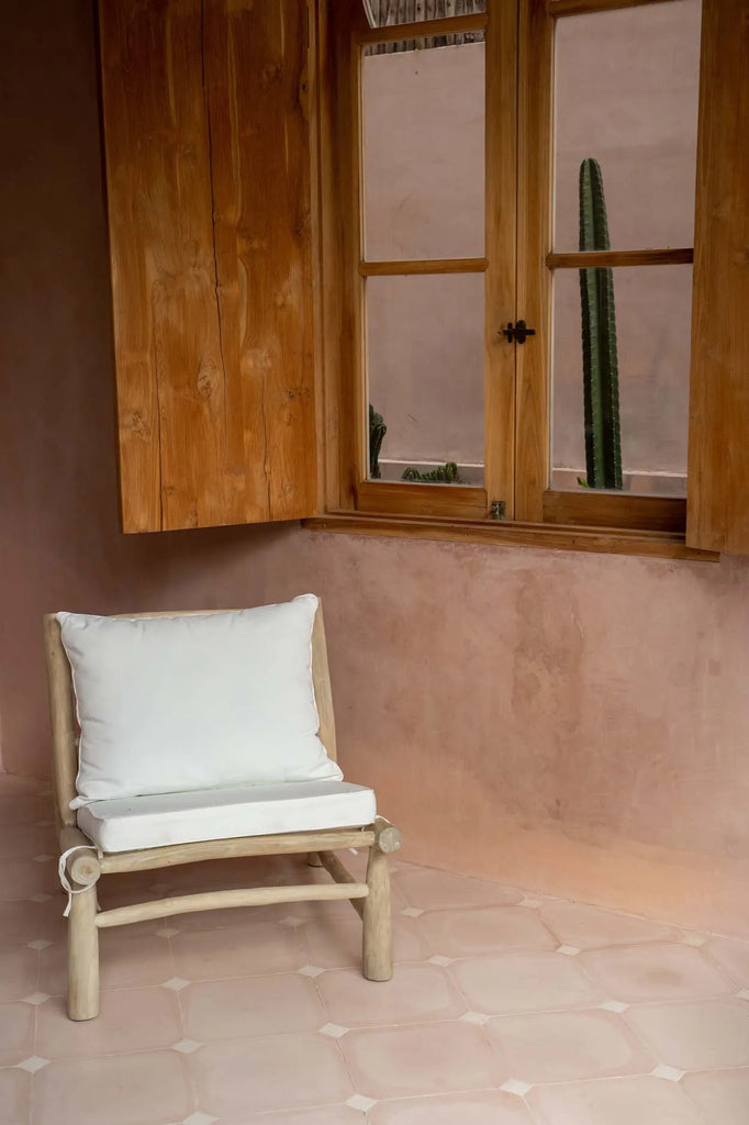The Island Essence - Natural White